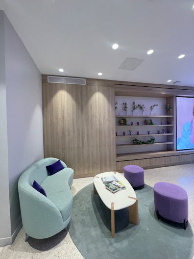 Prime retail space near Saint Lazare - Image 3