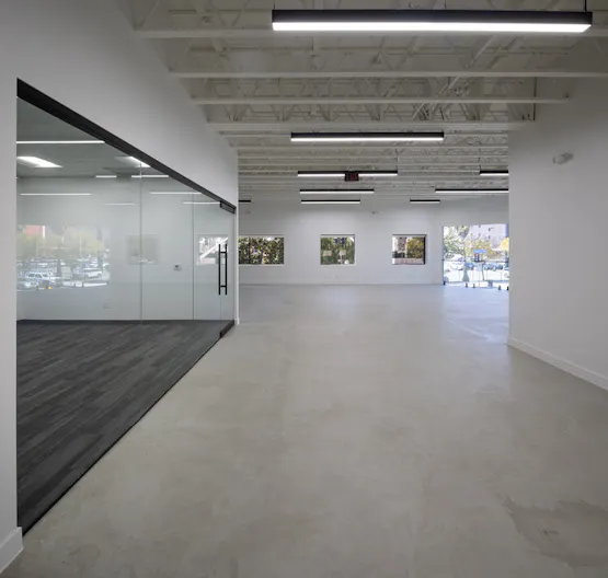 Hollywood Hotspot: Versatile 6,000 sq ft Indoor/Outdoor Event & Retail Space with Hollywood Blvd Views! - Image 2