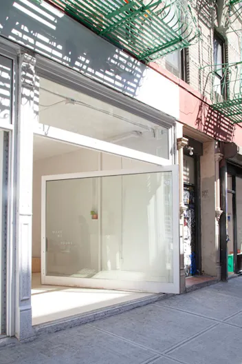 Open plan storefront, with kitchenette + spa like wetroom.  A unique NY showroom. - Image 0