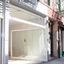 Open plan storefront, with kitchenette + spa like wetroom. A unique NY showroom.
