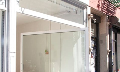 Open plan storefront, with kitchenette + spa like wetroom. A unique NY showroom. - Image 0