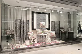 Magnificent Mile Retail Space - Image 0