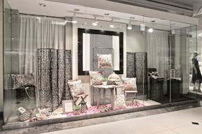 Magnificent Mile Retail Space - Image 0