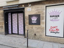 Creative Le Marais Retail Space - Image 12