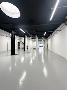 Ampio spazio espositivo stile industriale in Porta Venezia Milano - Image 0