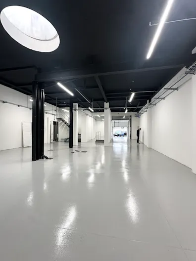 Ampio spazio espositivo stile industriale in Porta Venezia Milano - Image 0