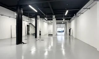 Ampio spazio espositivo stile industriale in Porta Venezia Milano - Image 0
