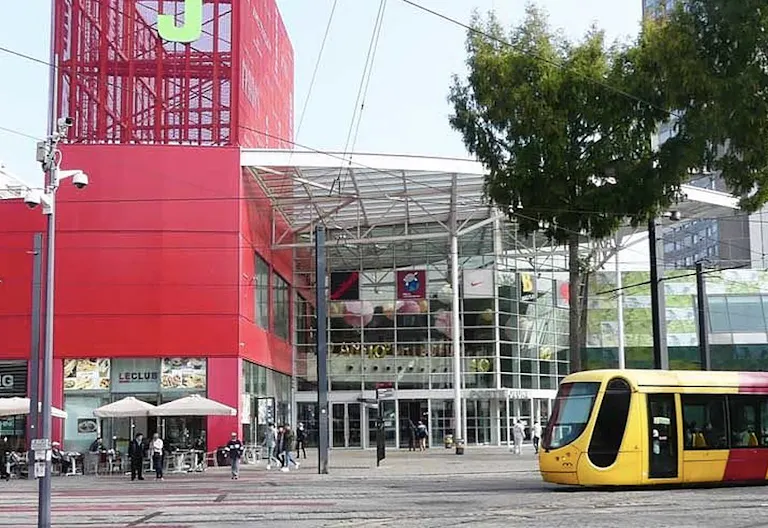 Shopping Mall Porte Jeune Mulhouse - Cell B17 - Image 0