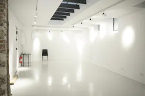213 sqm OF STYLE & LIGHT IN THE HEART OF THE CITY - Image 2