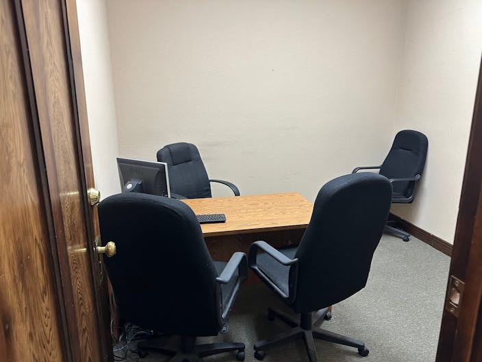 Executive Suites for rent - Image 0