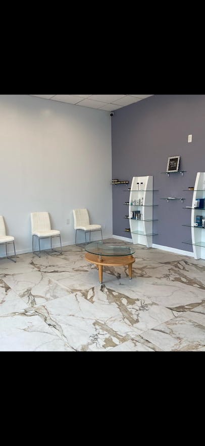 Space available for nail salon or any beauty services - Image 2