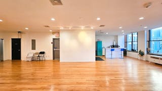 Entire Floor in SOHO with 2 extra rooms! - Image 47