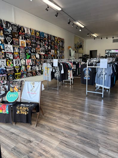 Retail Store – Prime Location! Month to Month - Image 3