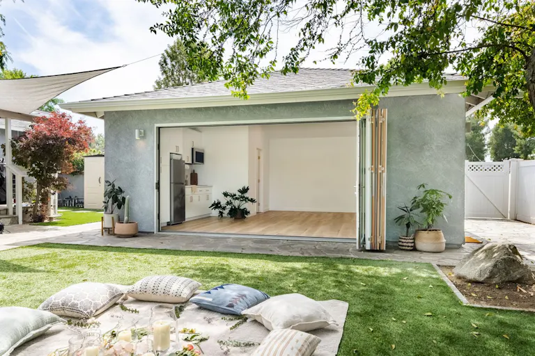 Creative Studio Space with Large Backyard for Photo/Video/Events - Image 3