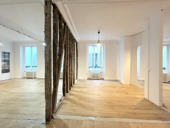 Splendid showroom rue Saint Honoré - Place Vendôme, in the heart of Paris fashion & culture district. - Image 3