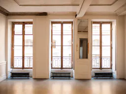 Stunning showroom near the Louvre - Image 9