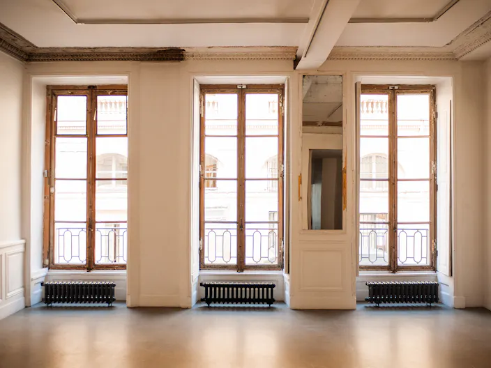 Stunning showroom near the Louvre - Image 4