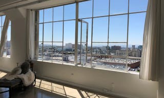 DTLA Skyline View Studio in Fashion District - Image 8