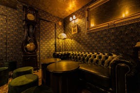 Retour dans le temps dans un magnifique Bar priv� - Image 2