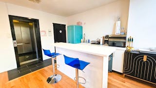 Entire Floor in SOHO with 2 extra rooms! - Image 44