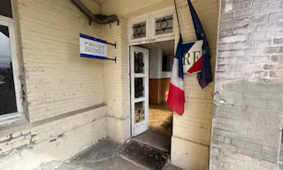 Décor/Lieu de tournage: Commissariat - Image 22