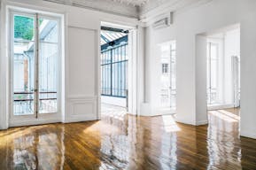 Amazing Palais Royal Showroom - Image 4