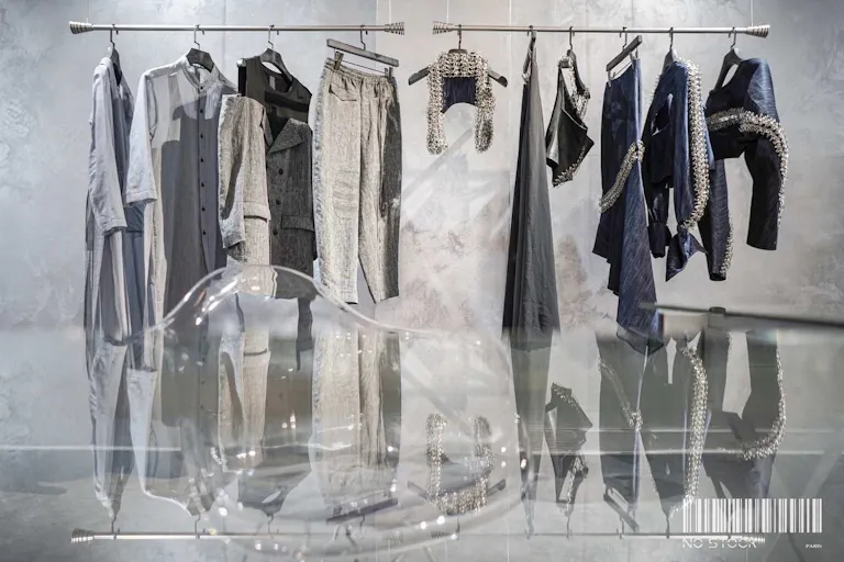 boutique next to place des Vosges - Image 4