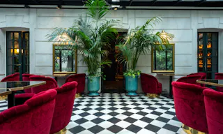 Château Showroom in Montmartre - Image 0