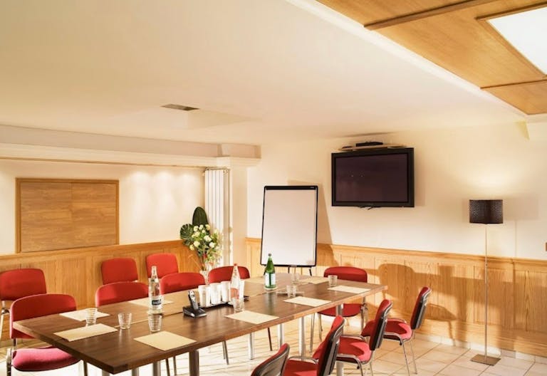 Charming Paris Meeting Space - Image 0