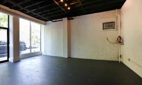 SoHo Chic Showroom - Image 0