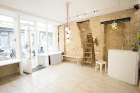 Chic Boutique in Montmartre - Image 1
