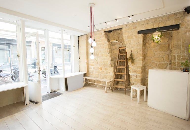 Chic Boutique in Montmartre - Image 1