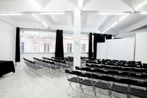 Un showroom 100% modulable dans le haut-Marais avec des volumes industriels. - Image 29