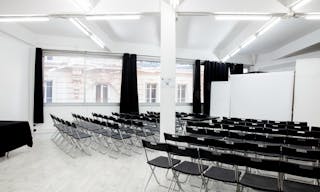 Un showroom 100% modulable dans le haut-Marais avec des volumes industriels. - Image 29