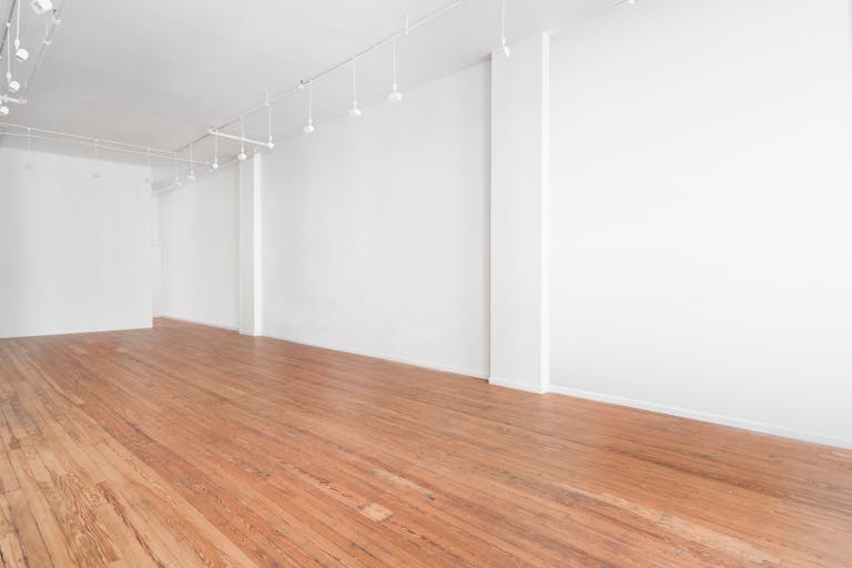 Classic Tribeca loft gallery showroom - Image 1