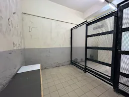 Décor/Lieu de tournage: Commissariat - Image 6