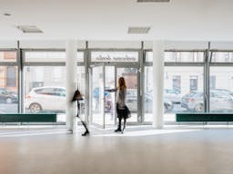 Trendy Pop Up Space in Berlin's Vibrant City Center - Image 1