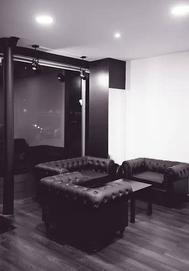 Studio Photo Boutique in Paris - Image 3