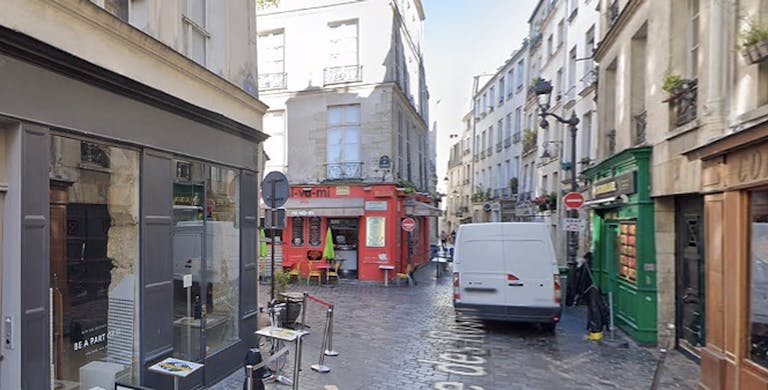 Boutique for Rent - Paris Le Marais - Rue des Rosiers - Image 2