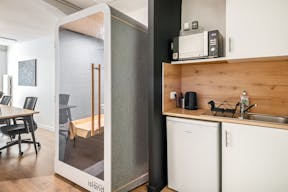 Élégant Showroom Éphémère in Paris - Image 1