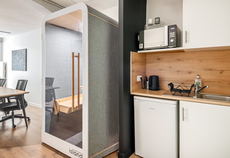 Élégant Showroom Éphémère in Paris - Image 1