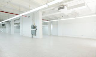 White-Box Space in Midtown - Image 2