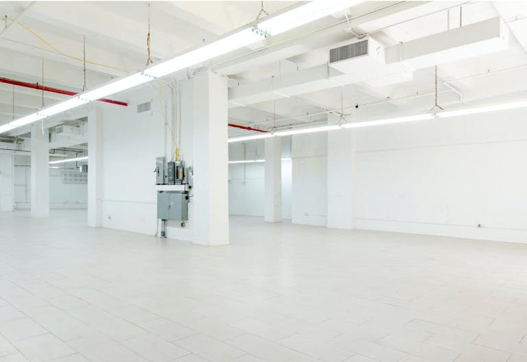 White-Box Space in Midtown - Image 2