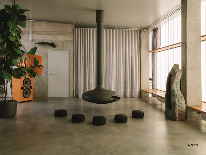 ANTIspace: 460sqm Rooftop Brutalism at Rosenthaler Platz - Image 3