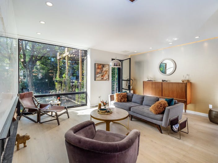 Warm Modern Design Brooklyn - Image 1