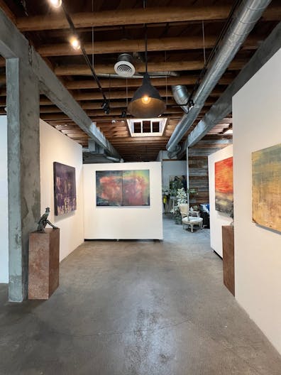 Spacious Industrial, vintage mid town gallery and studio with great natural lighting. - Image 1