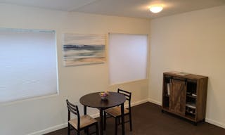 Excellent Show Room Space Near Downtown Mountain View - Image 8