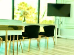 Luxury Office Space On Top Floor ! - Image 6