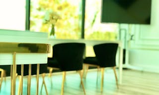 Luxury Office Space On Top Floor ! - Image 6