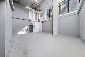 Prime Williamsburg (Kent Avenue-Domino Park) Pop-up Store/ Art Gallery - Image 3